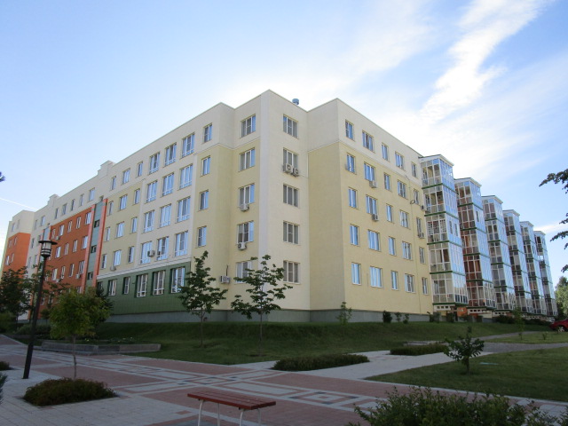обл. Кемеровская, г. Кемерово, б-р. Осенний, д. 8-фасад здания
