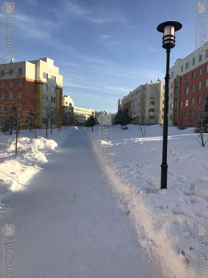 обл. Кемеровская, г. Кемерово, б-р. Осенний, д. 11-придомовая территория