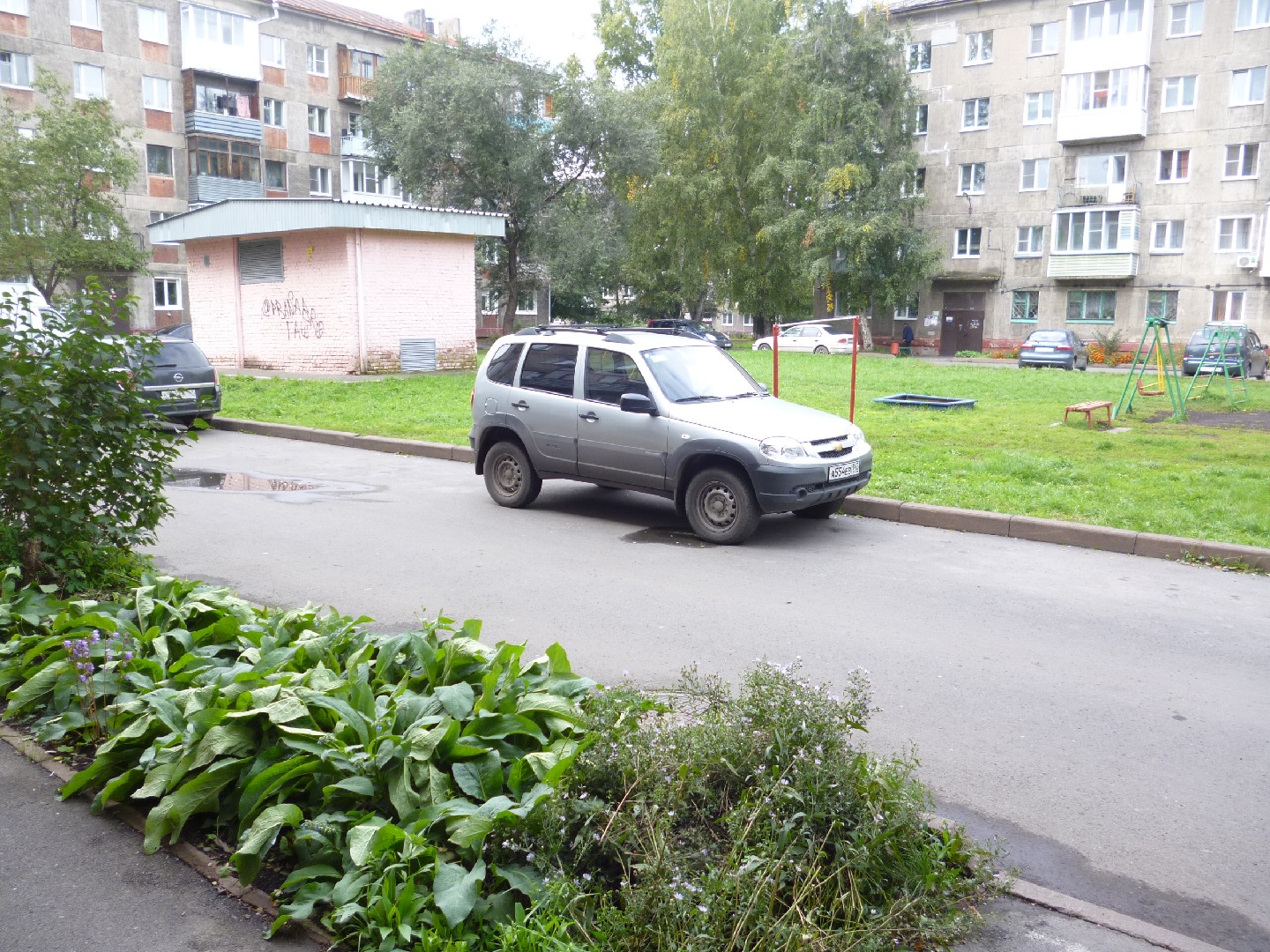 обл. Кемеровская, г. Кемерово, ул. Рекордная, д. 3-придомовая территория