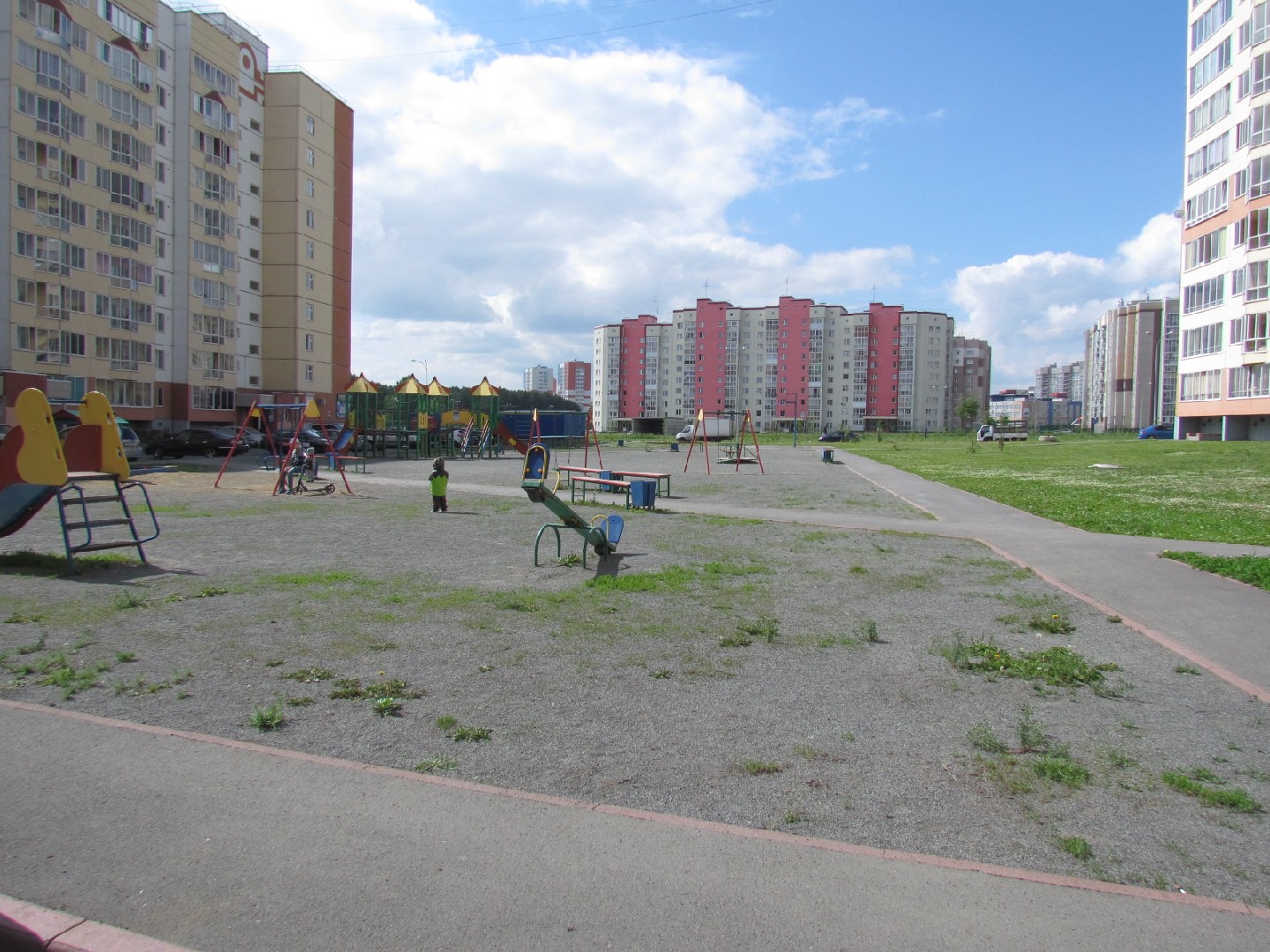 обл. Кемеровская, г. Кемерово, ул. Серебряный бор, д. 21-придомовая территория