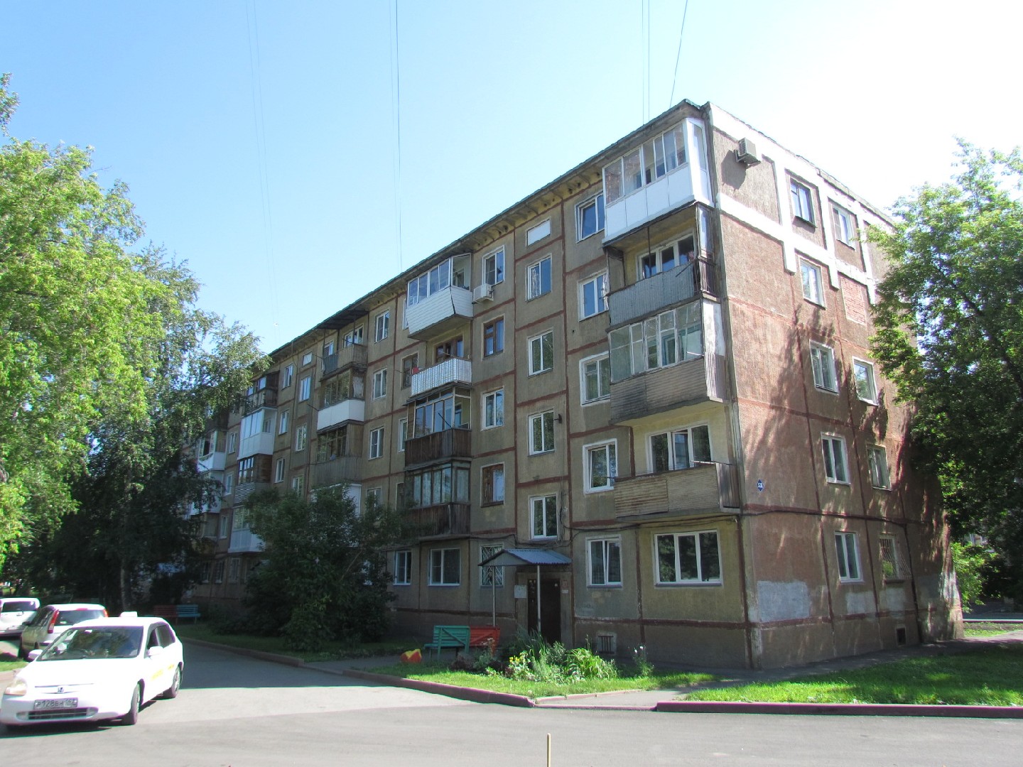 обл. Кемеровская, г. Кемерово, ул. Сибиряков-Гвардейцев, д. 328-фасад здания
