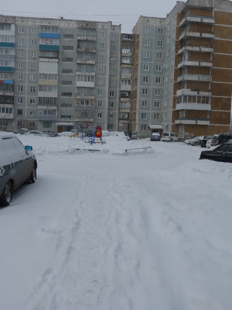 обл. Кемеровская, г. Киселевск, ул. Утренняя, д. 6-придомовая территория