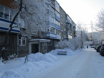 обл. Кемеровская, г. Ленинск-Кузнецкий, пр-кт. Кирова, д. 87-фасад здания