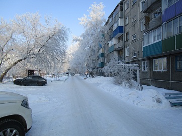 обл. Кемеровская, г. Ленинск-Кузнецкий, пр-кт. Кирова, д. 87-придомовая территория