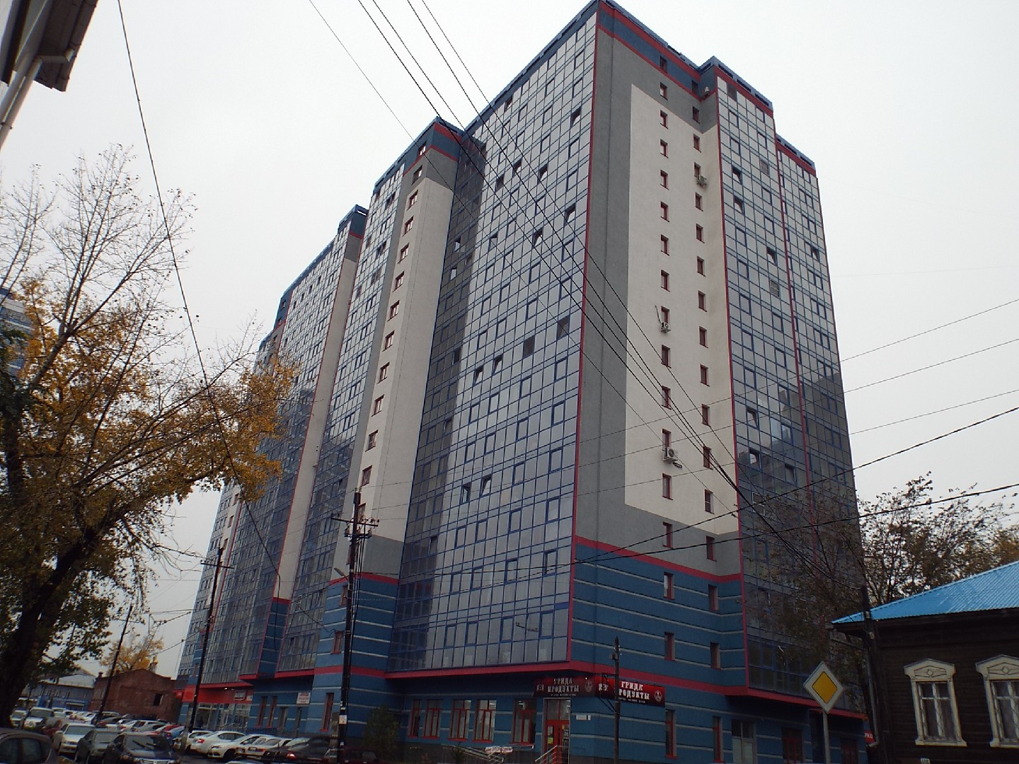 край. Алтайский, г. Барнаул, ул. Пролетарская, д. 148-фасад здания