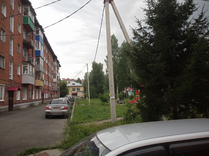 обл. Кемеровская, г. Междуреченск, пр-кт. 50 лет Комсомола, д. 10-придомовая территория