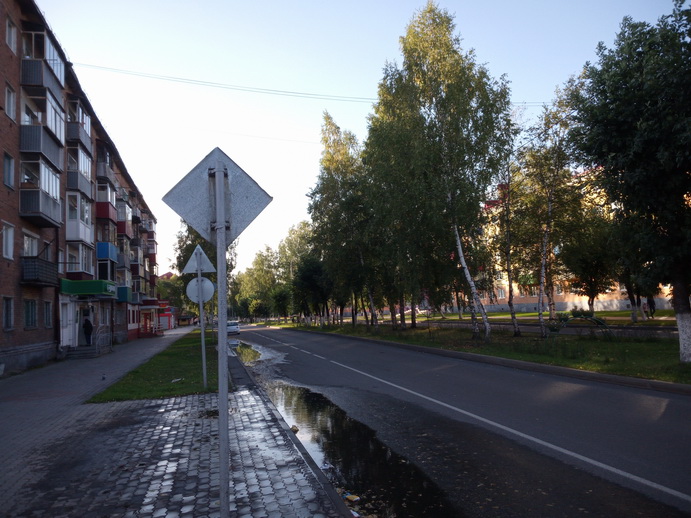 обл. Кемеровская, г. Междуреченск, пр-кт. 50 лет Комсомола, д. 35-придомовая территория