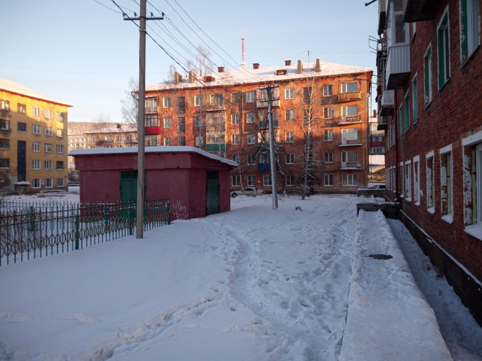 обл. Кемеровская, г. Междуреченск, ул. Интернациональная, д. 15-придомовая территория