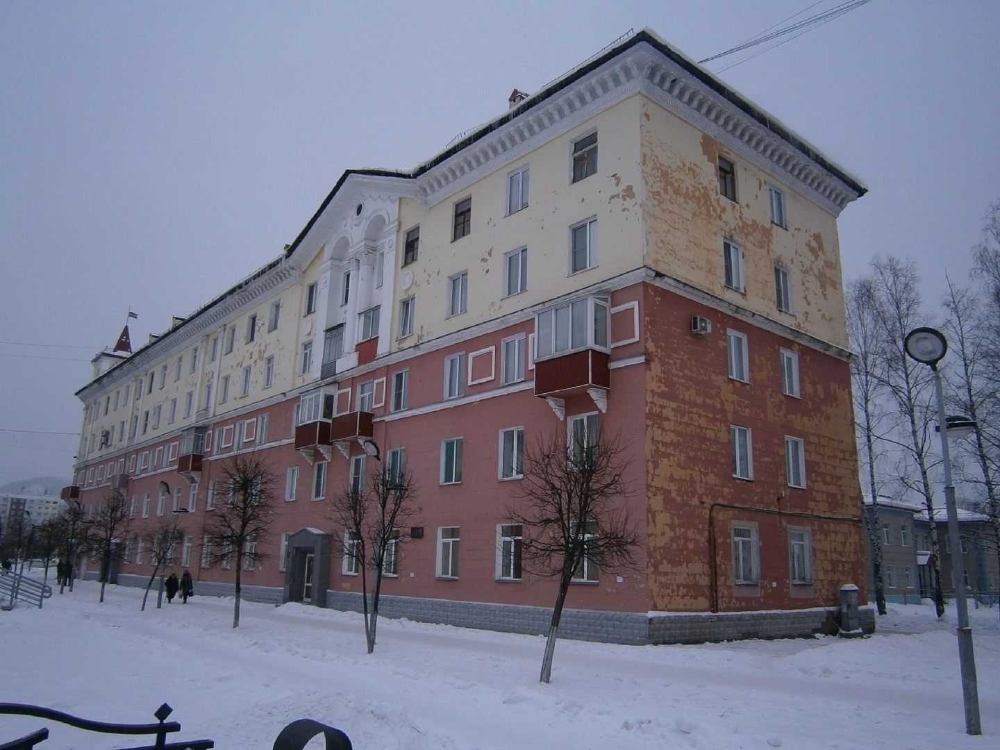 обл. Кемеровская, г. Междуреченск, пр-кт. Коммунистический, д. 1-фасад здания