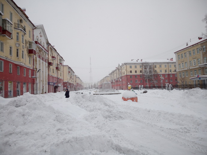 обл. Кемеровская, г. Междуреченск, пр-кт. Коммунистический, д. 12-придомовая территория