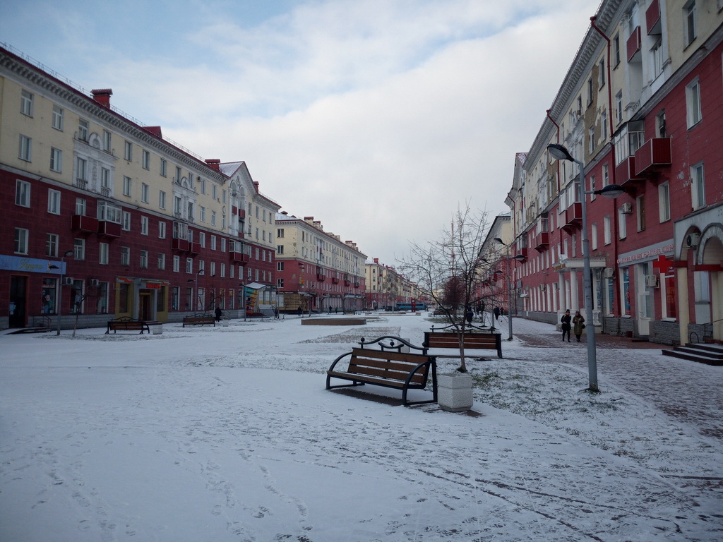 обл. Кемеровская, г. Междуреченск, пр-кт. Коммунистический, д. 17-придомовая территория