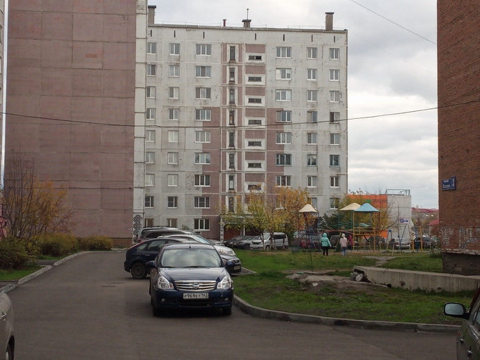 обл. Кемеровская, г. Междуреченск, пр-кт. Шахтеров, д. 1-придомовая территория