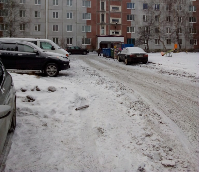 обл. Кемеровская, г. Междуреченск, пр-кт. Шахтеров, д. 7-придомовая территория