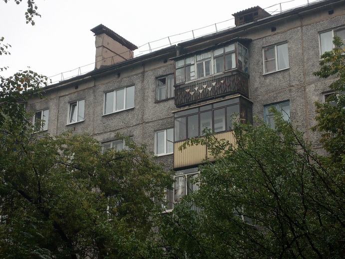 обл. Кемеровская, г. Междуреченск, ул. Юности, д. 17-фасад здания