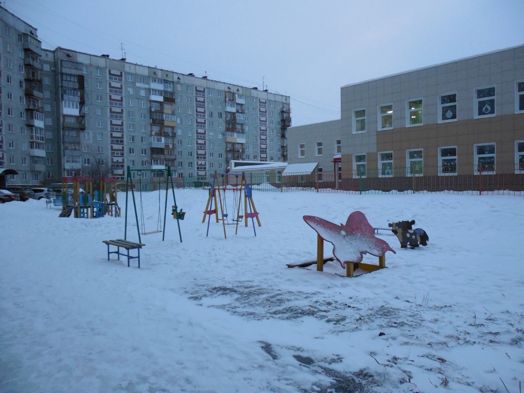 обл. Кемеровская, г. Новокузнецк, ул. 11 Гвардейской Армии, д. 6-придомовая территория