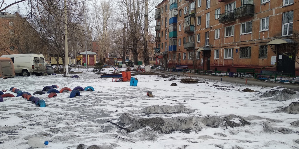 обл. Кемеровская, г. Новокузнецк, ул. 40 лет ВЛКСМ, д. 70-придомовая территория