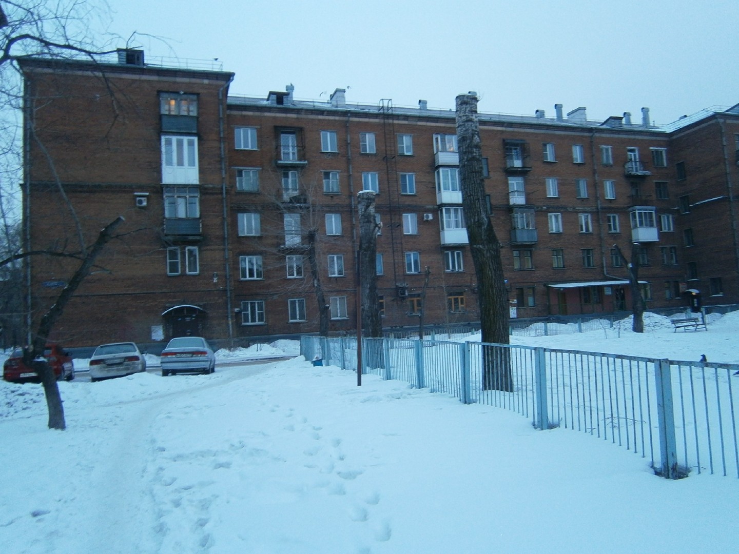 обл. Кемеровская, г. Новокузнецк, пр-кт. Бардина, д. 5-фасад здания