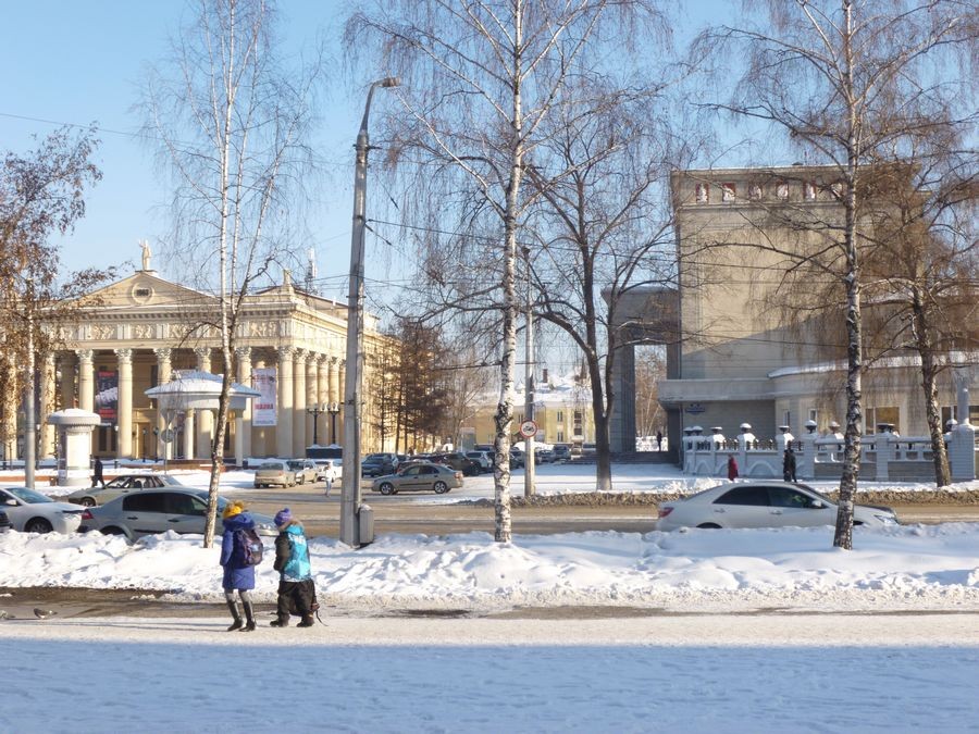 обл. Кемеровская, г. Новокузнецк, ул. Воровского, д. 7-придомовая территория