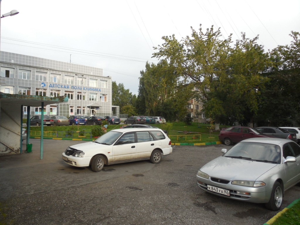 обл. Кемеровская, г. Новокузнецк, пр-кт. Запсибовцев, д. 27-придомовая территория