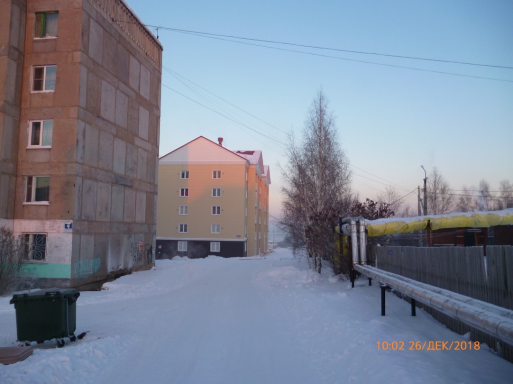 обл. Кемеровская, р-н. Новокузнецкий, п. Металлургов, ул. Школьная, д. 4-придомовая территория