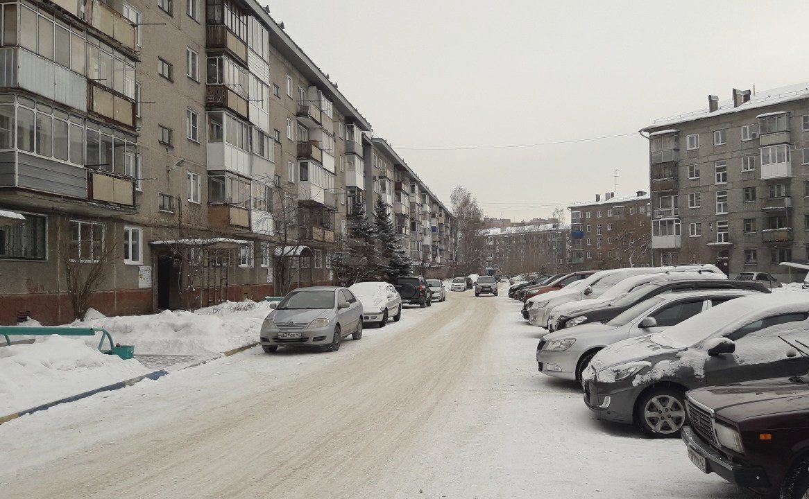 обл. Кемеровская, г. Новокузнецк, пр-кт. Кузнецкстроевский, д. 7-придомовая территория