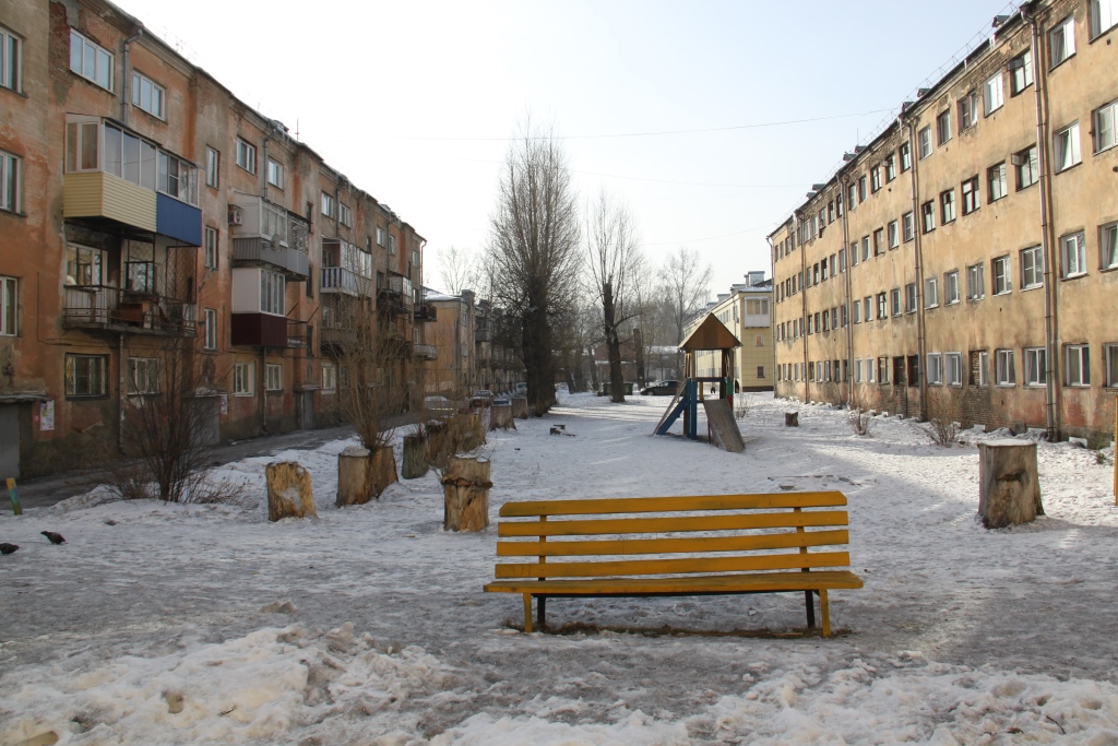 обл. Кемеровская, г. Новокузнецк, ул. Куйбышева, д. 13-придомовая территория