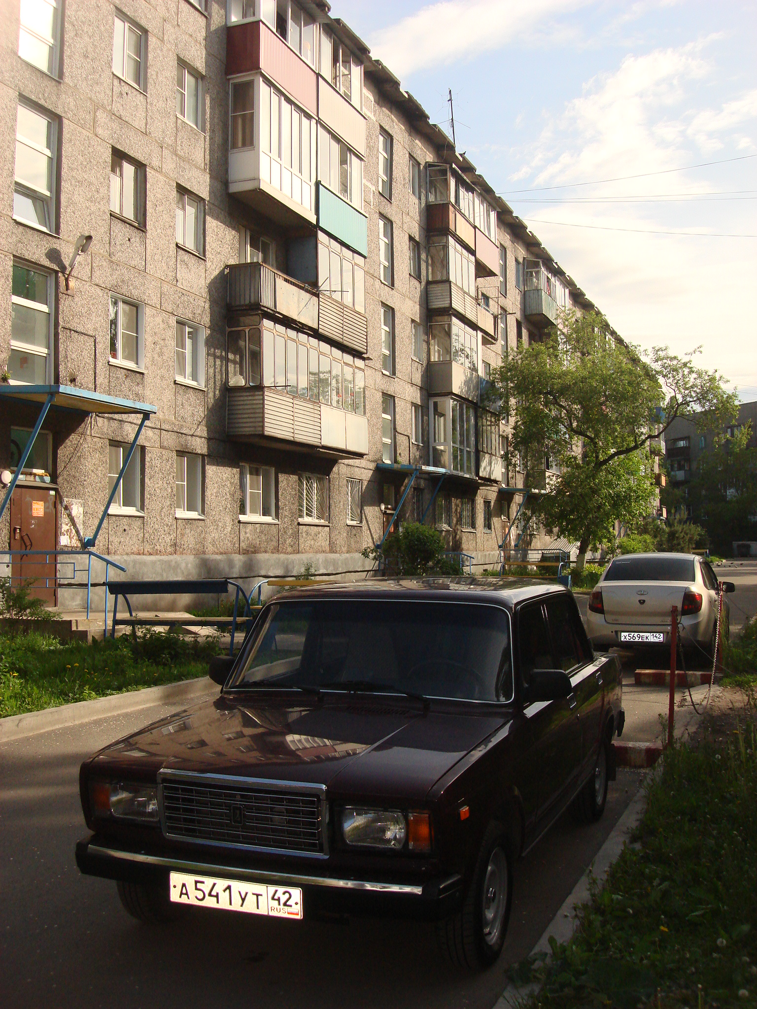 обл. Кемеровская, г. Новокузнецк, ул. Кутузова, д. 76-фасад здания