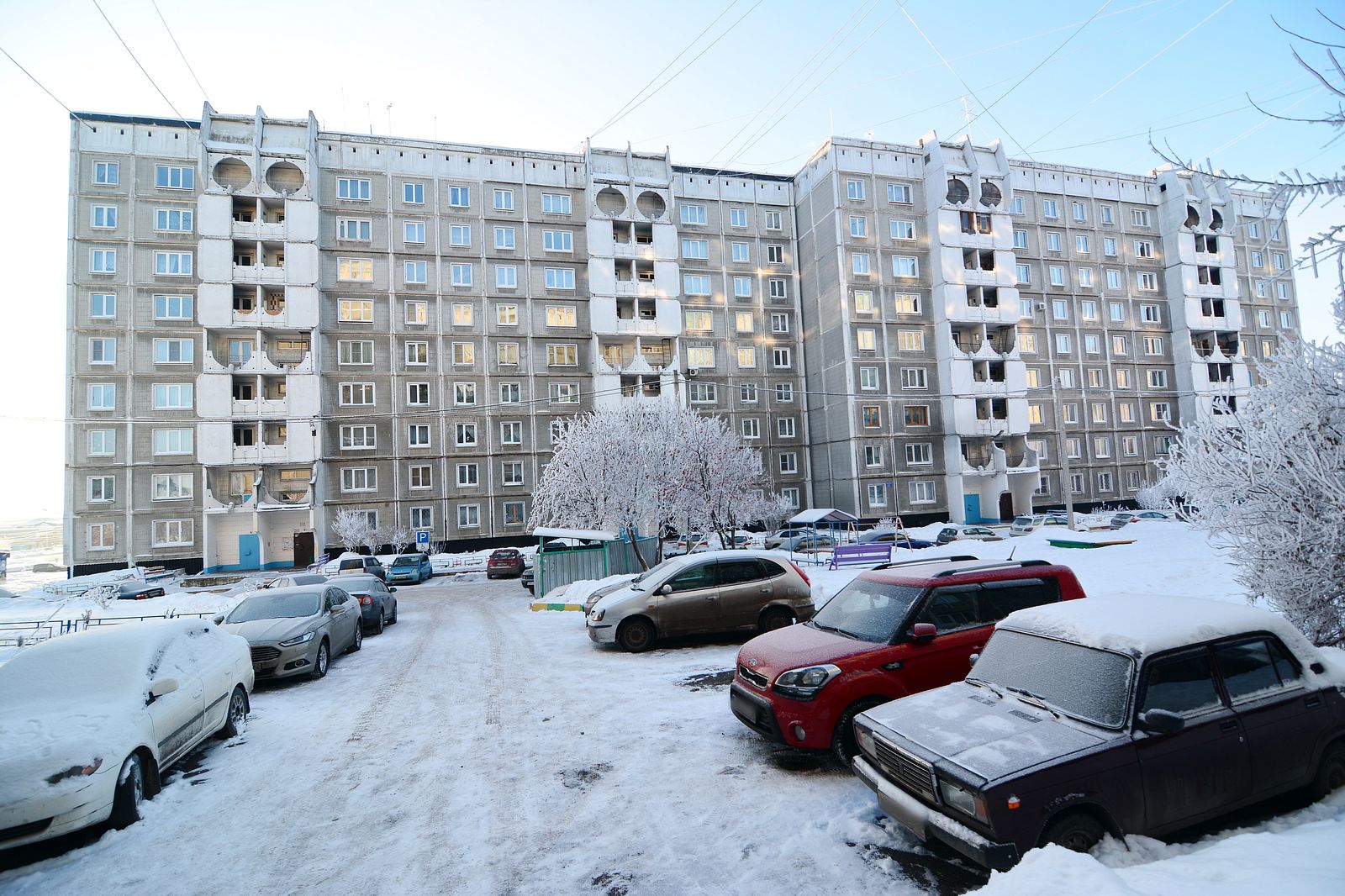 обл. Кемеровская, г. Новокузнецк, пр-кт. Мира, д. 32-придомовая территория