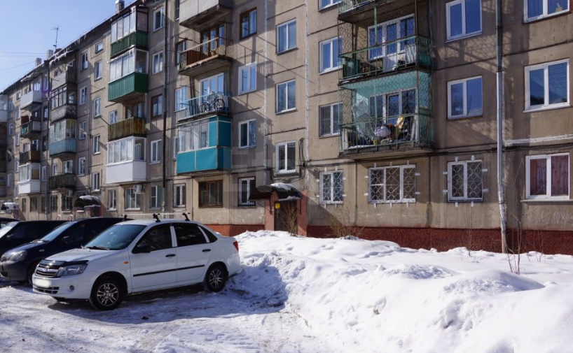 обл. Кемеровская, г. Новокузнецк, ул. Мичурина, д. 15-фасад здания