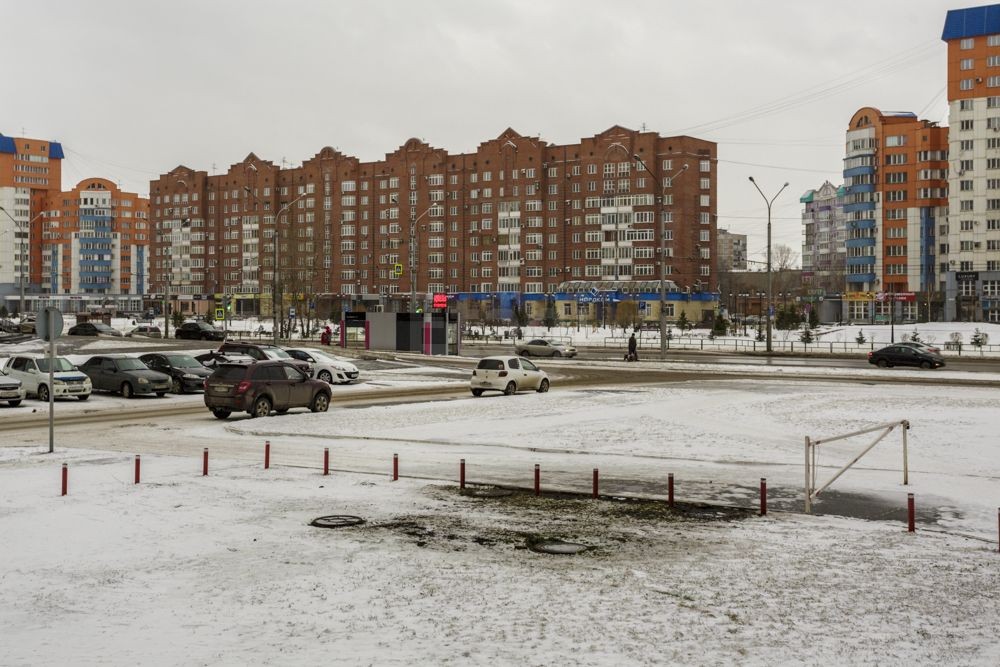 обл. Кемеровская, г. Новокузнецк, пр-кт. Н.С.Ермакова, д. 30-придомовая территория