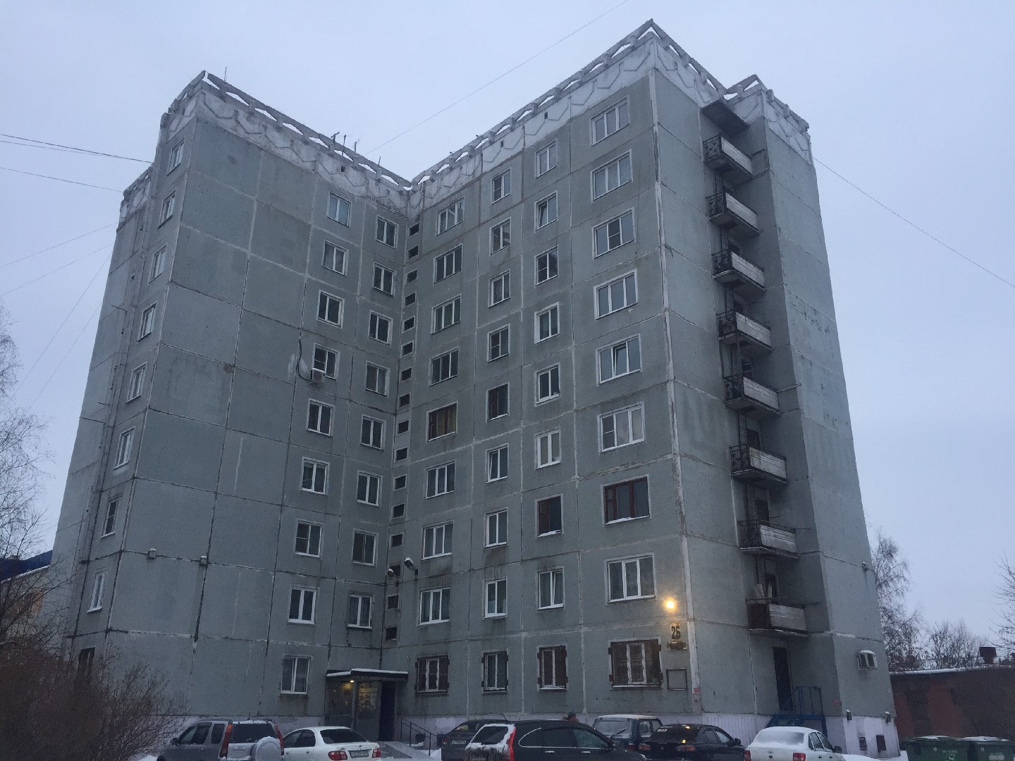 обл. Кемеровская, г. Новокузнецк, ул. Орджоникидзе, д. 26-фасад здания