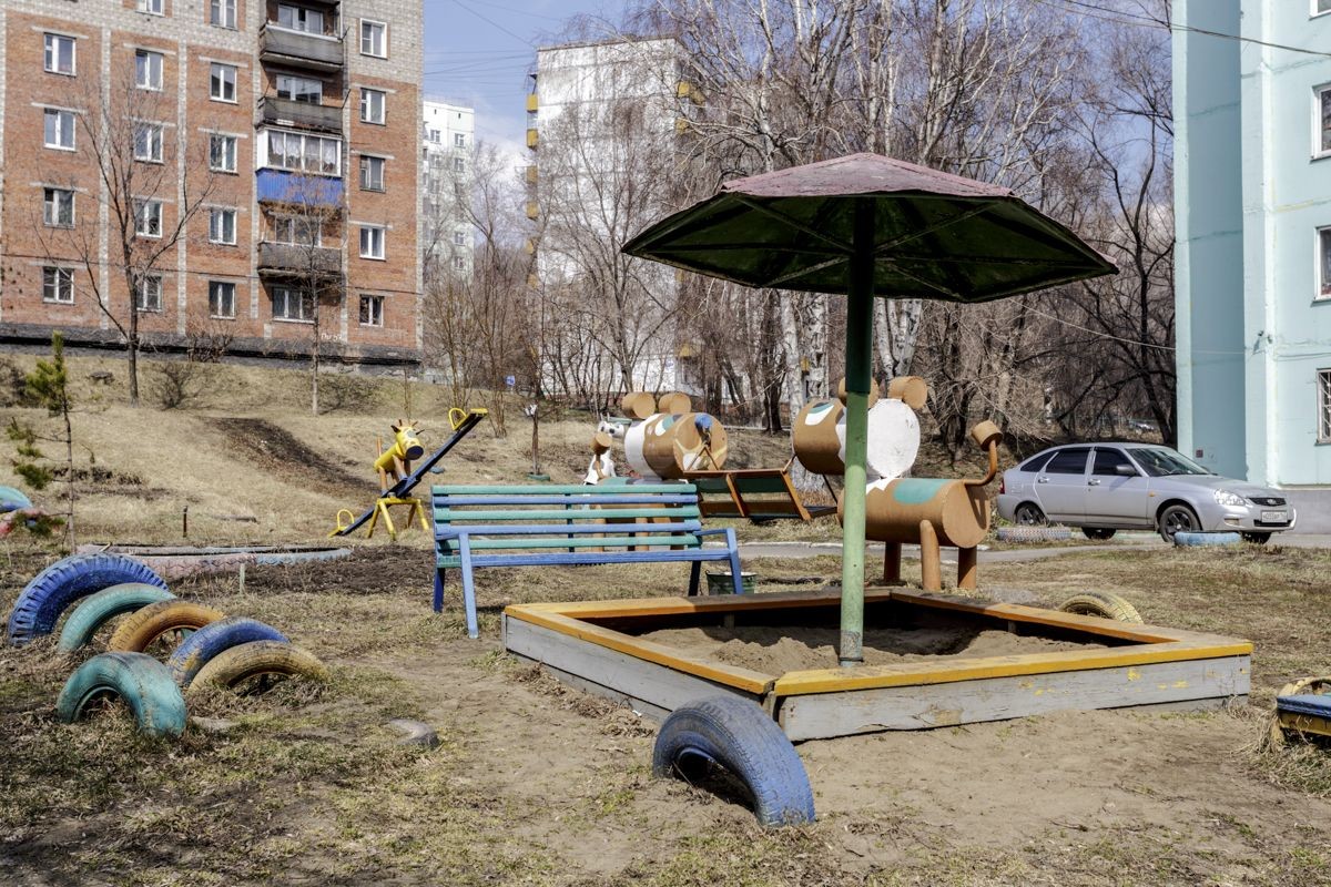 обл. Кемеровская, г. Новокузнецк, ул. Петракова, д. 51-придомовая территория