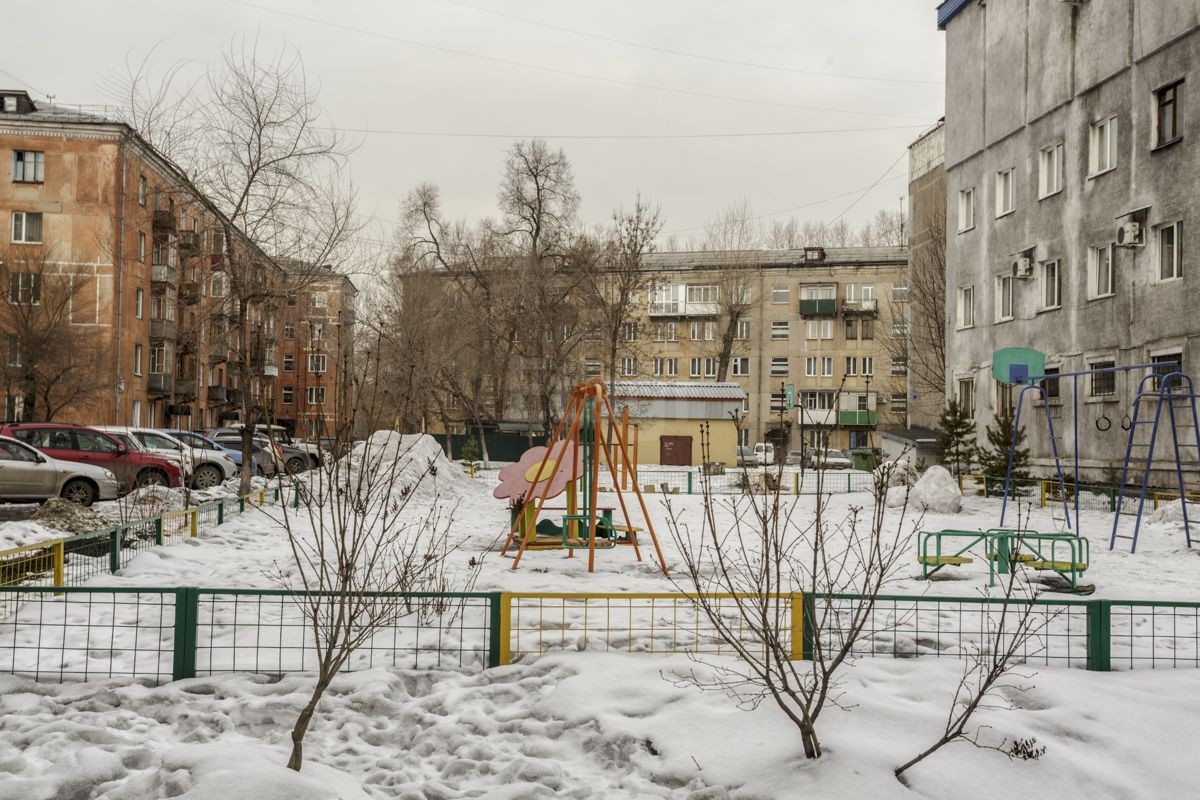 обл. Кемеровская, г. Новокузнецк, пр-кт. Пионерский, д. 1-придомовая территория