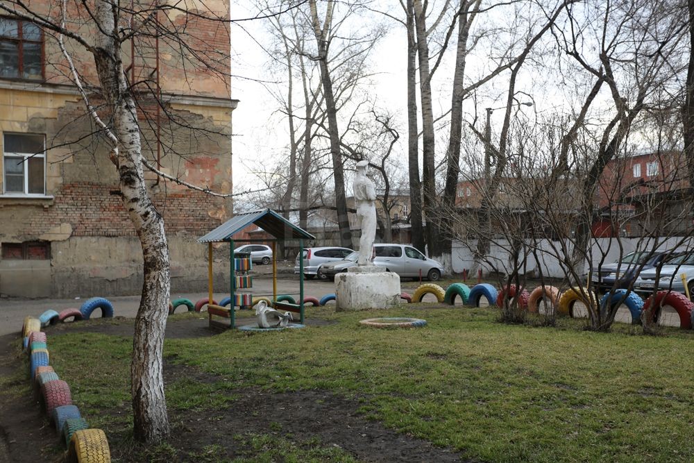 обл. Кемеровская, г. Новокузнецк, пр-кт. Пионерский, д. 4-придомовая территория