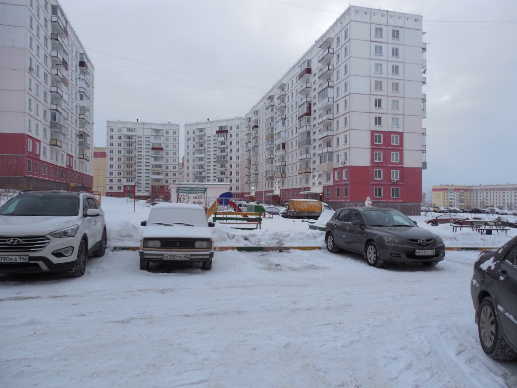 обл. Кемеровская, г. Новокузнецк, ул. Рокоссовского, д. 18-придомовая территория