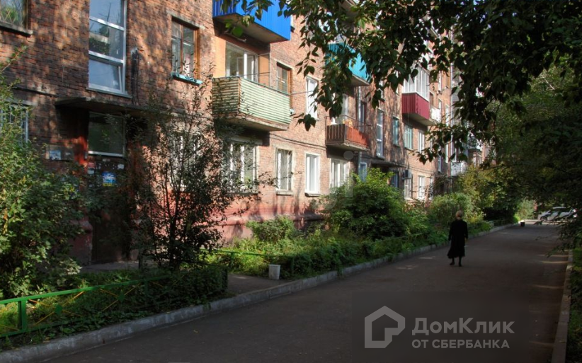 обл. Кемеровская, г. Новокузнецк, пр-кт. Советской Армии, д. 8-фасад здания