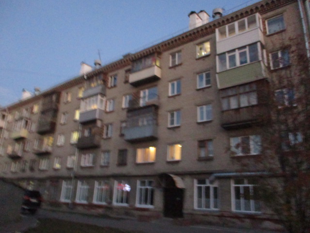 край. Алтайский, г. Барнаул, ул. Профинтерна, д. 37-фасад здания
