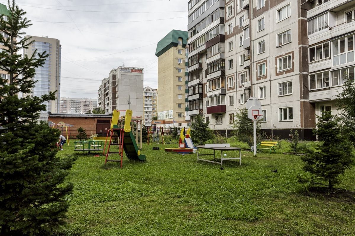 обл. Кемеровская, г. Новокузнецк, ул. Тольятти, д. 62, к. 2-придомовая территория