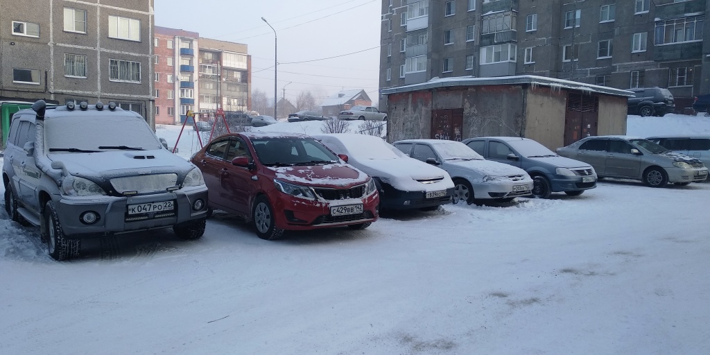 обл. Кемеровская, г. Новокузнецк, ул. Ярославская, д. 18-придомовая территория