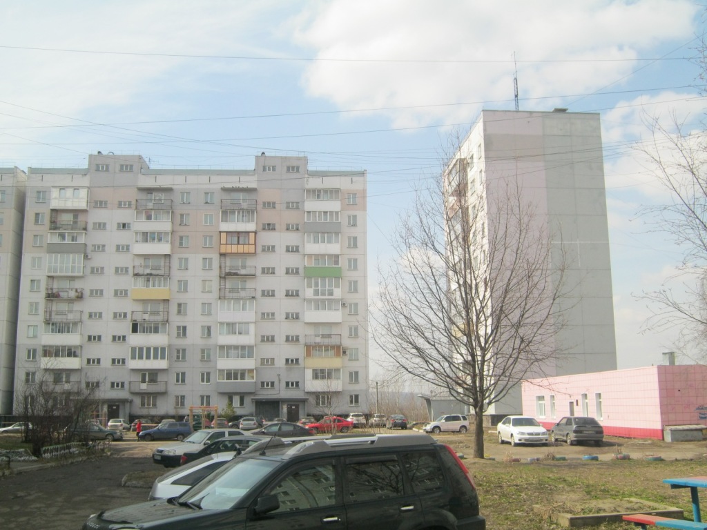 обл. Кемеровская, г. Осинники, ул. Революции, д. 29-фасад здания