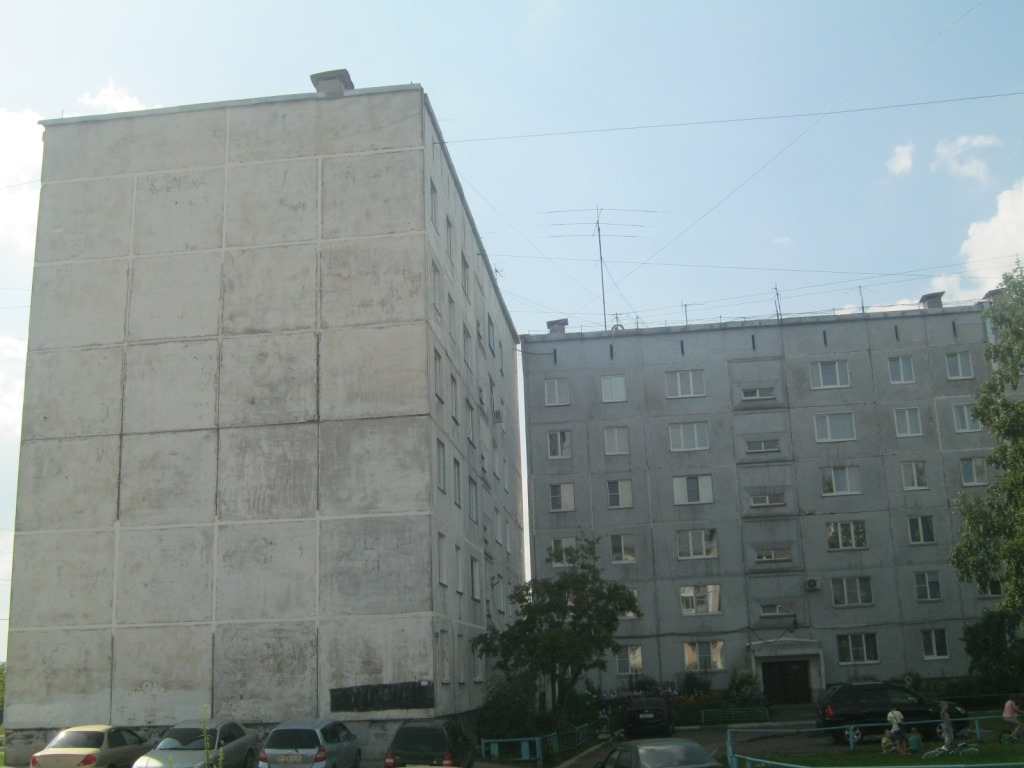 обл. Кемеровская, г. Осинники, ул. Революции, д. 35-фасад здания
