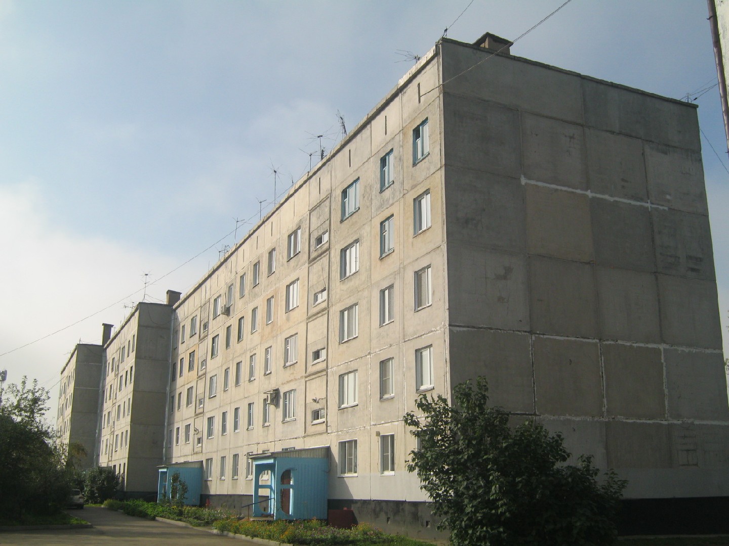 обл. Кемеровская, г. Осинники, ул. Тобольская, д. 3-фасад здания