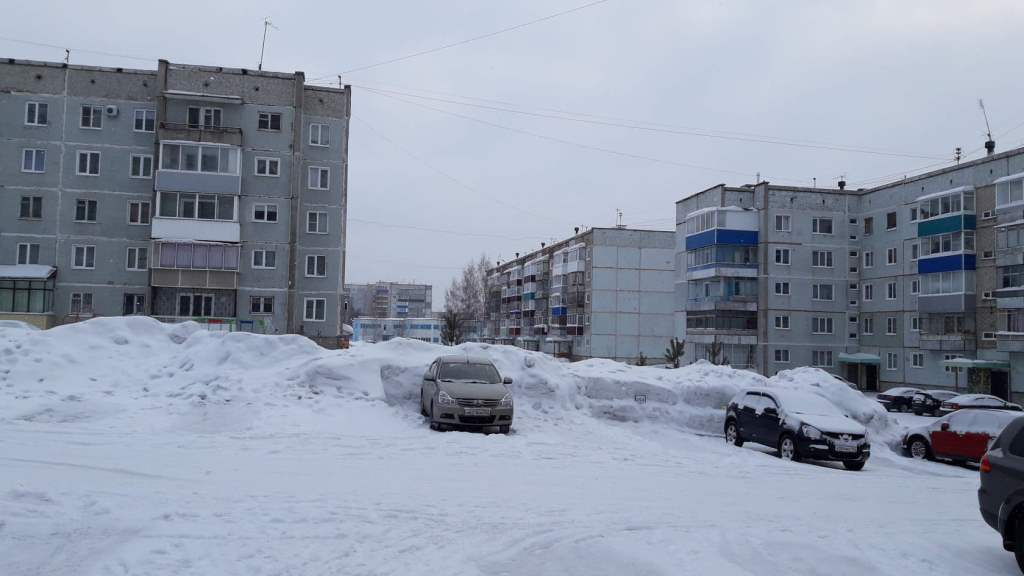 обл. Кемеровская, г. Прокопьевск, ул. Есенина, д. 18-придомовая территория