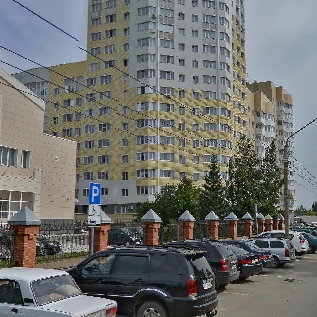 край. Алтайский, г. Барнаул, ул. Путиловская, д. 20 г-фасад здания