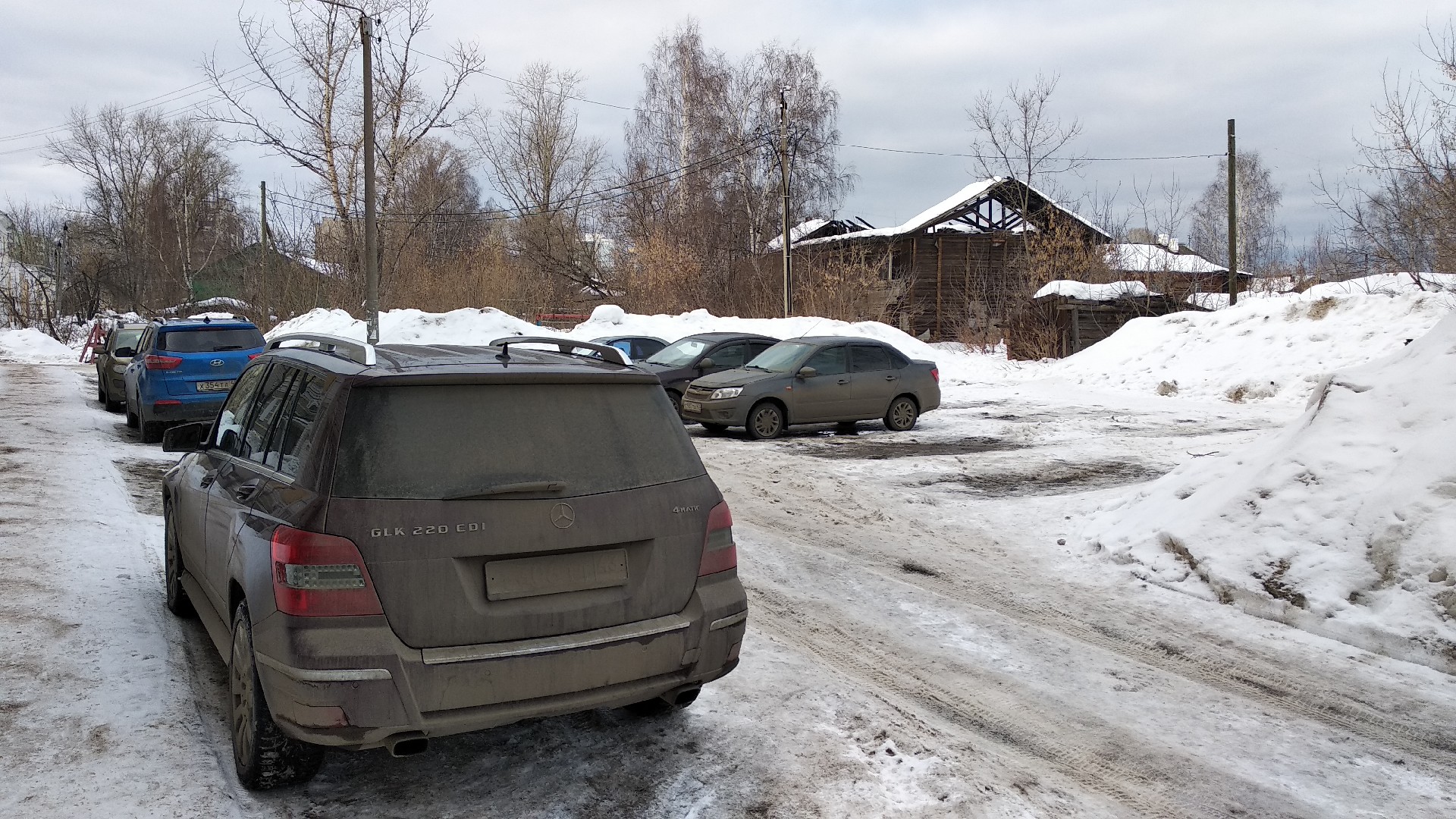 обл. Кировская, г. Киров, ул. Павла Корчагина, д. 64/1-придомовая территория