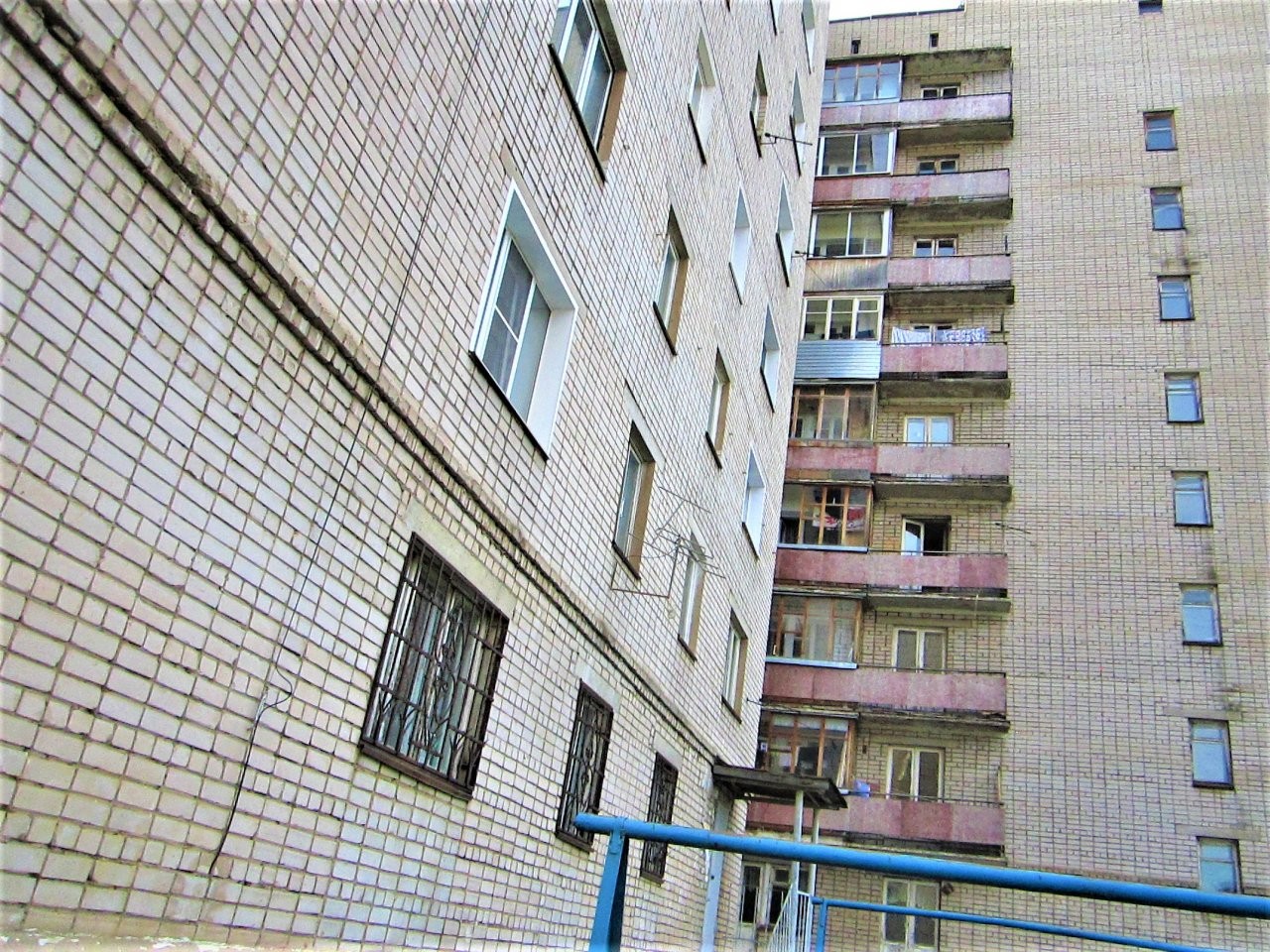 обл. Кировская, г. Киров, ул. Романа Ердякова, д. 22-фасад здания