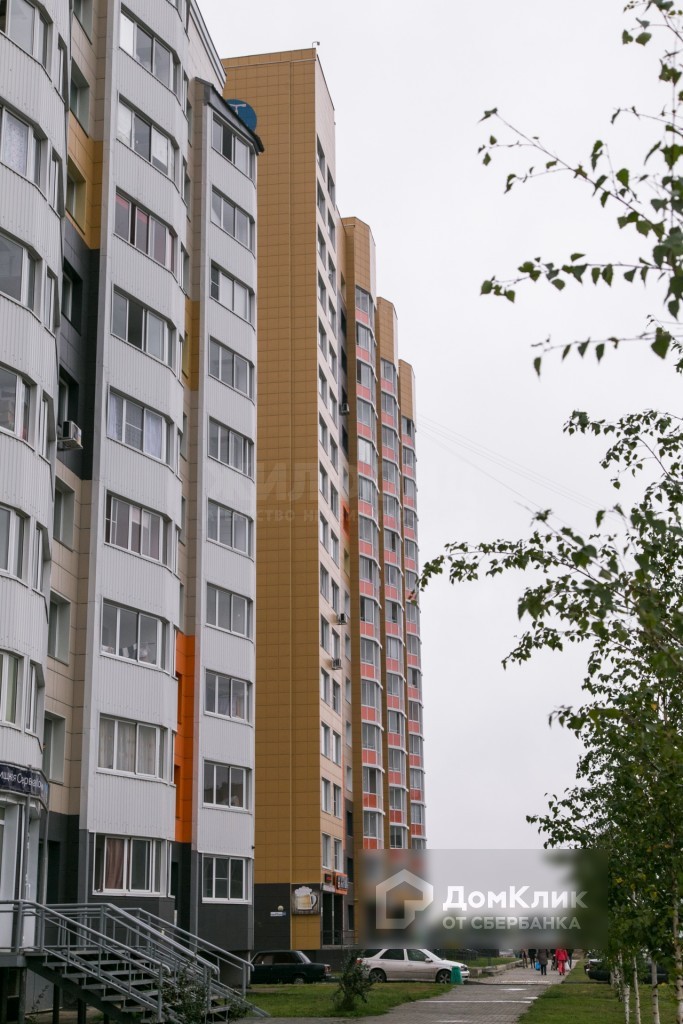 край. Алтайский, г. Барнаул, ул. Сергея Ускова, д. 33-фасад здания