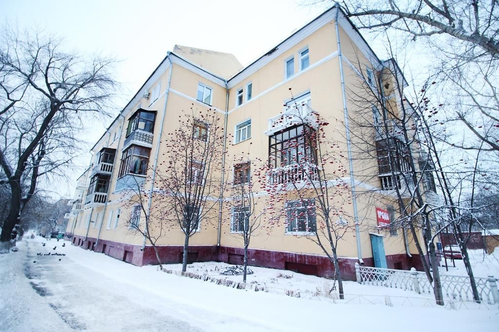 край. Алтайский, г. Барнаул, ул. Сизова, д. 18-фасад здания