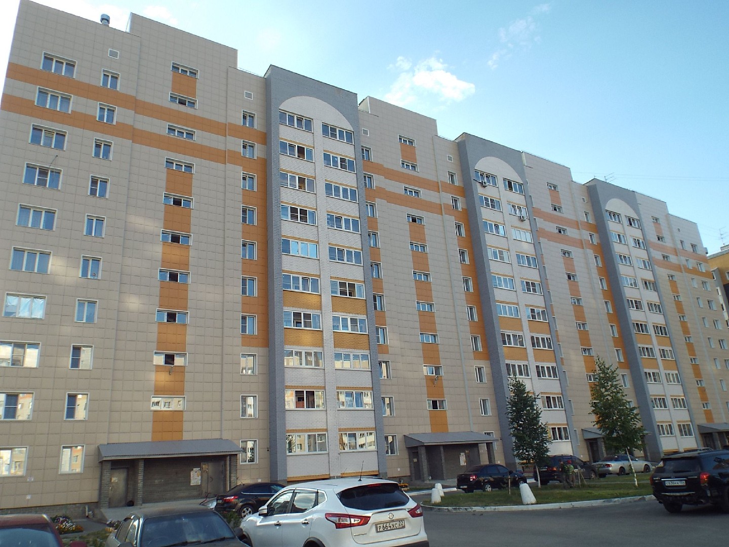 край. Алтайский, г. Барнаул, ул. Сиреневая, д. 28-фасад здания