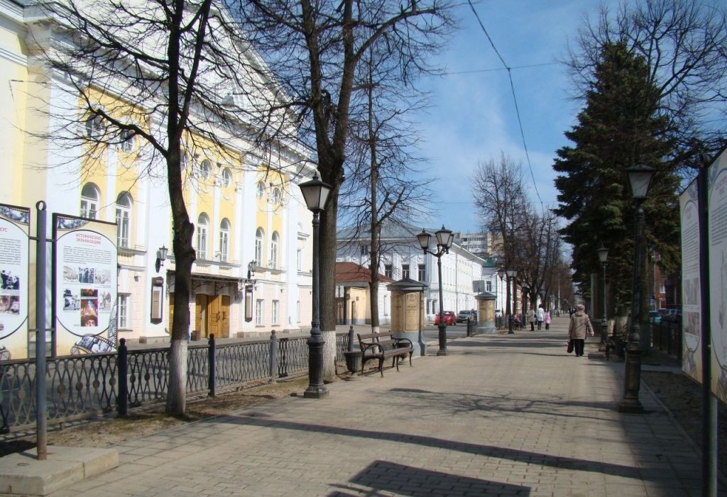 обл. Костромская, р-н. Костромской, г. Кострома, пр-кт. Мира, д. 6б-придомовая территория